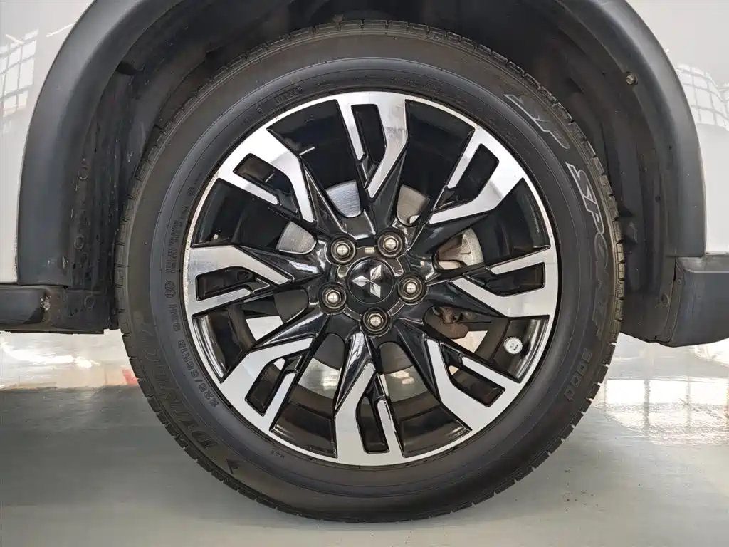 Outlander 2019 2.0L 2WD Enjoy Edition, 5 seats, National VI купить на сайте DeffCars