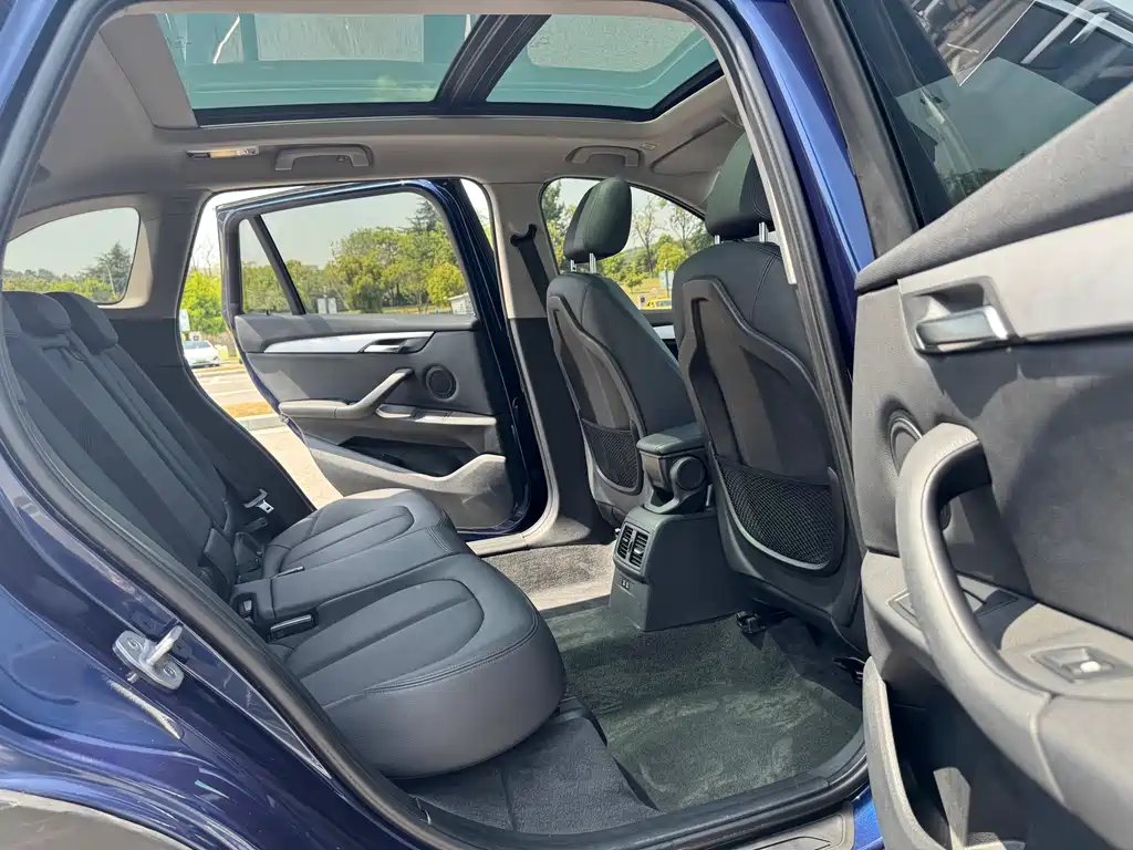 BMW X1 2019 sDrive20Li Leading Model купить на сайте DeffCars