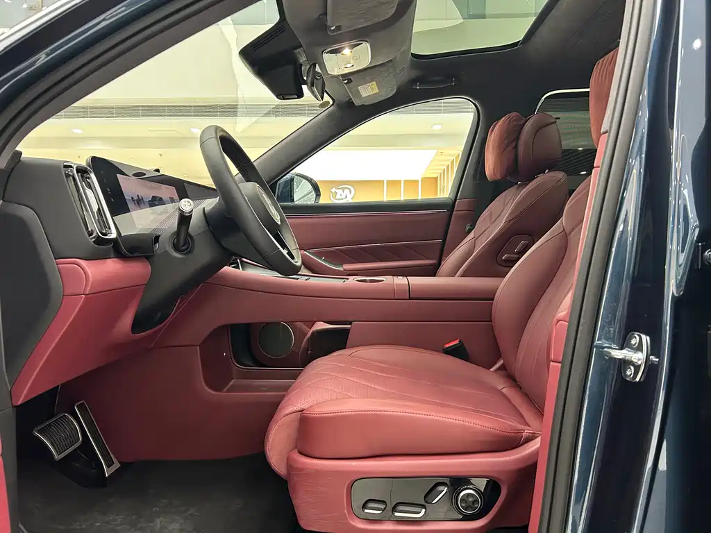 Wenjie M8 2025 extended range Ultra version 53.4kWh 5-seat version 192-line lidar) купить на сайте DeffCars