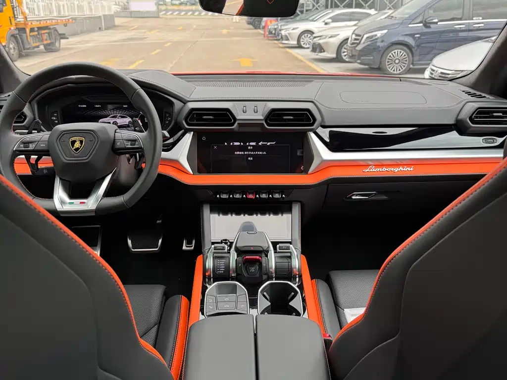 Urus SE 2025 4.0T Standard Edition купить на сайте DeffCars