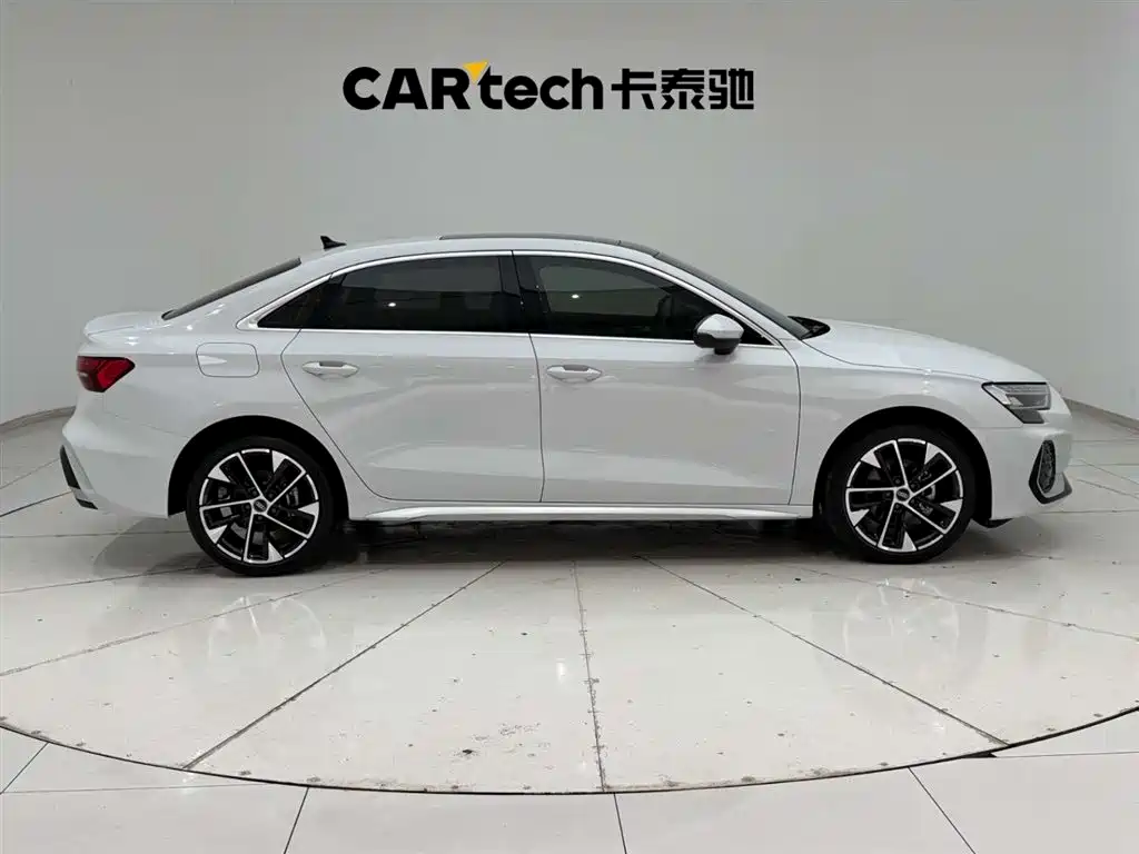 Audi A3 2026 A3L Limousine 35TFSI Flying Spur Exclusive купить на сайте DeffCars