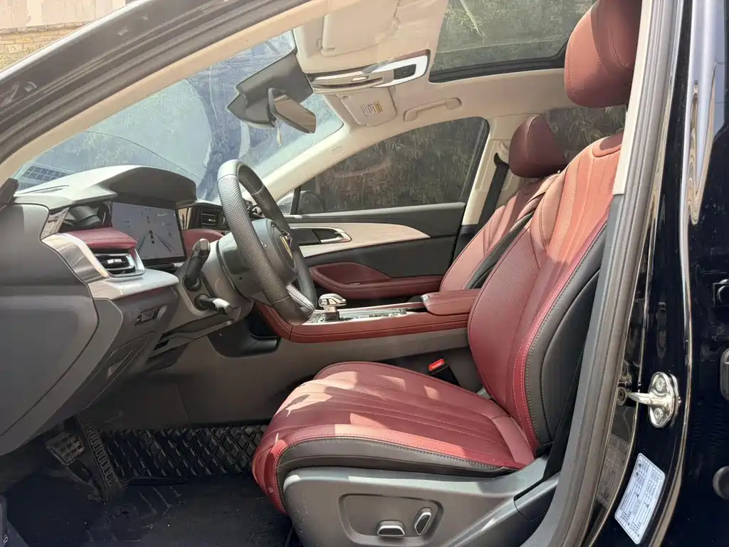 Hongqi H5 2025 2.0T automatic Xuanying 2 million units commemorative edition купить на сайте DeffCars