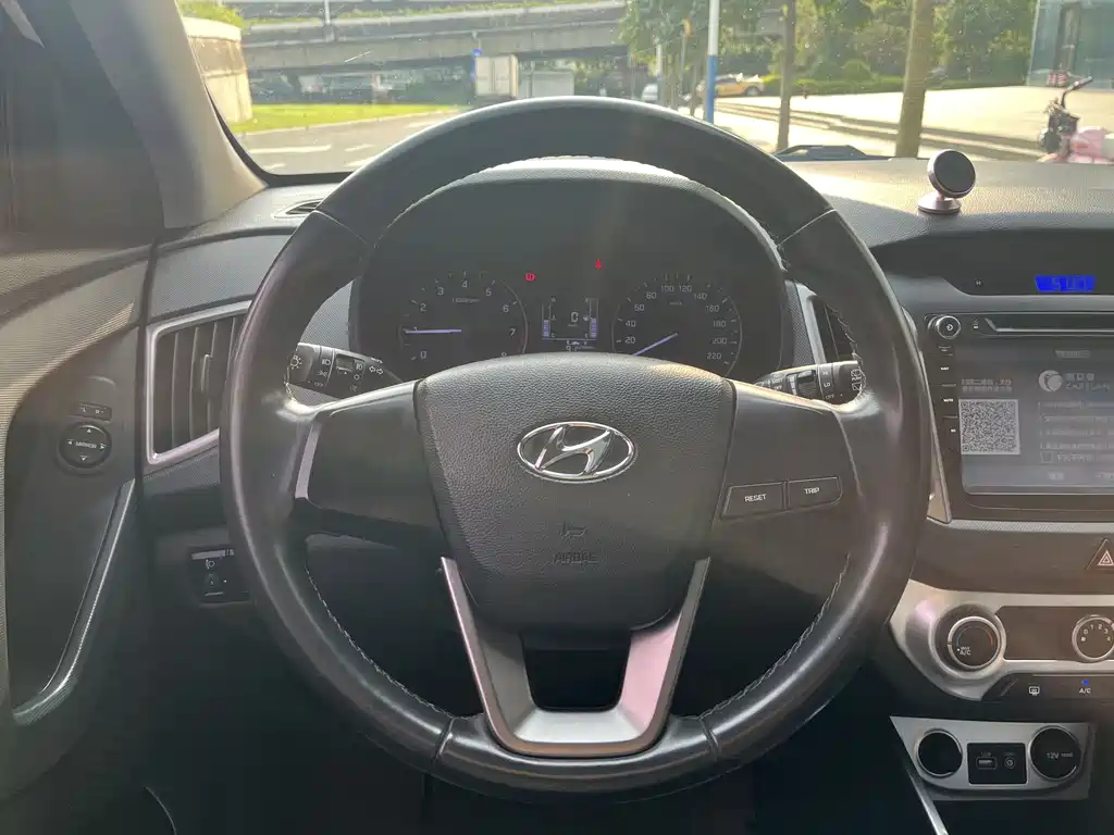 Beijing Hyundai ix25 2015 1.6L automatic two-wheel drive intelligent GLS купить на сайте DeffCars