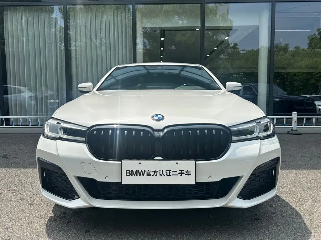 BMW 5 Series 2022 530Li Leading M Sports Package купить на сайте DeffCars