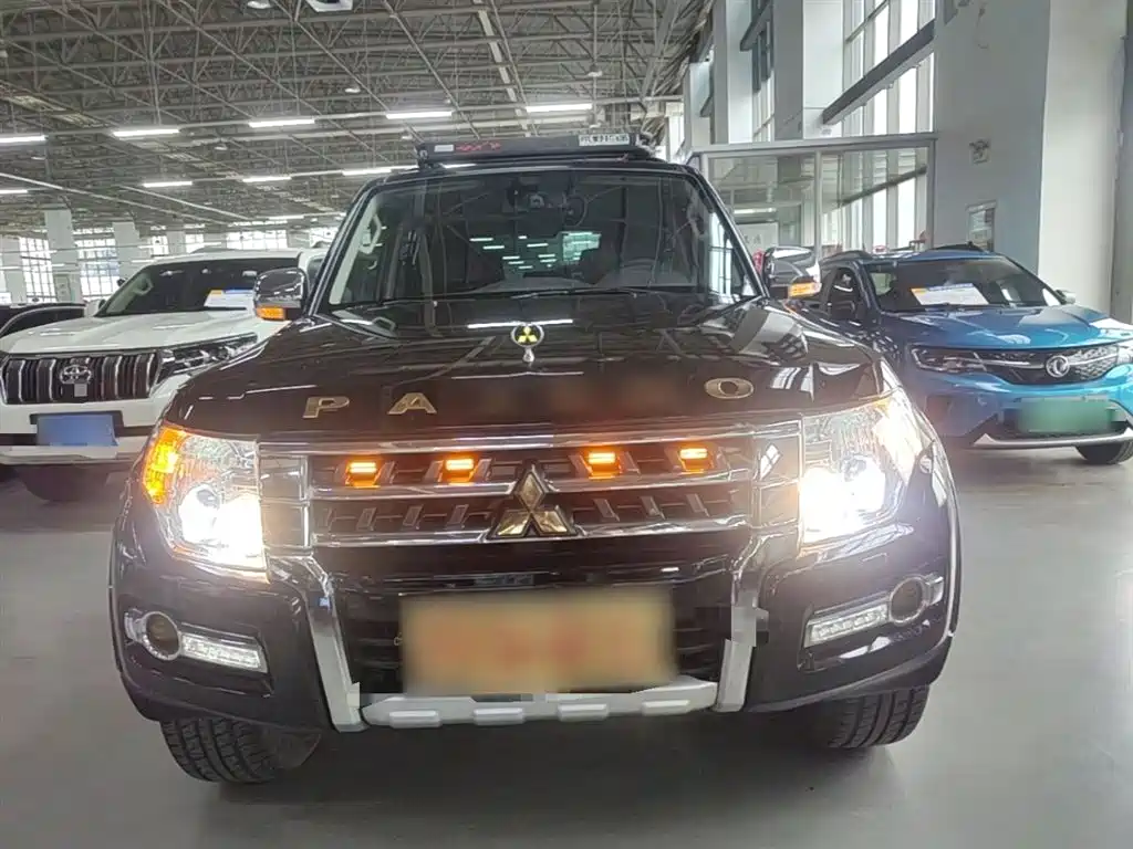 Pajero imported 2016 3.0L automatic premium version, National V купить на сайте DeffCars