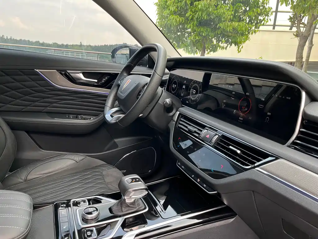 Hongqi HS5 2022 facelift 2.0T Zhilian Qixiang four-wheel drive version купить на сайте DeffCars