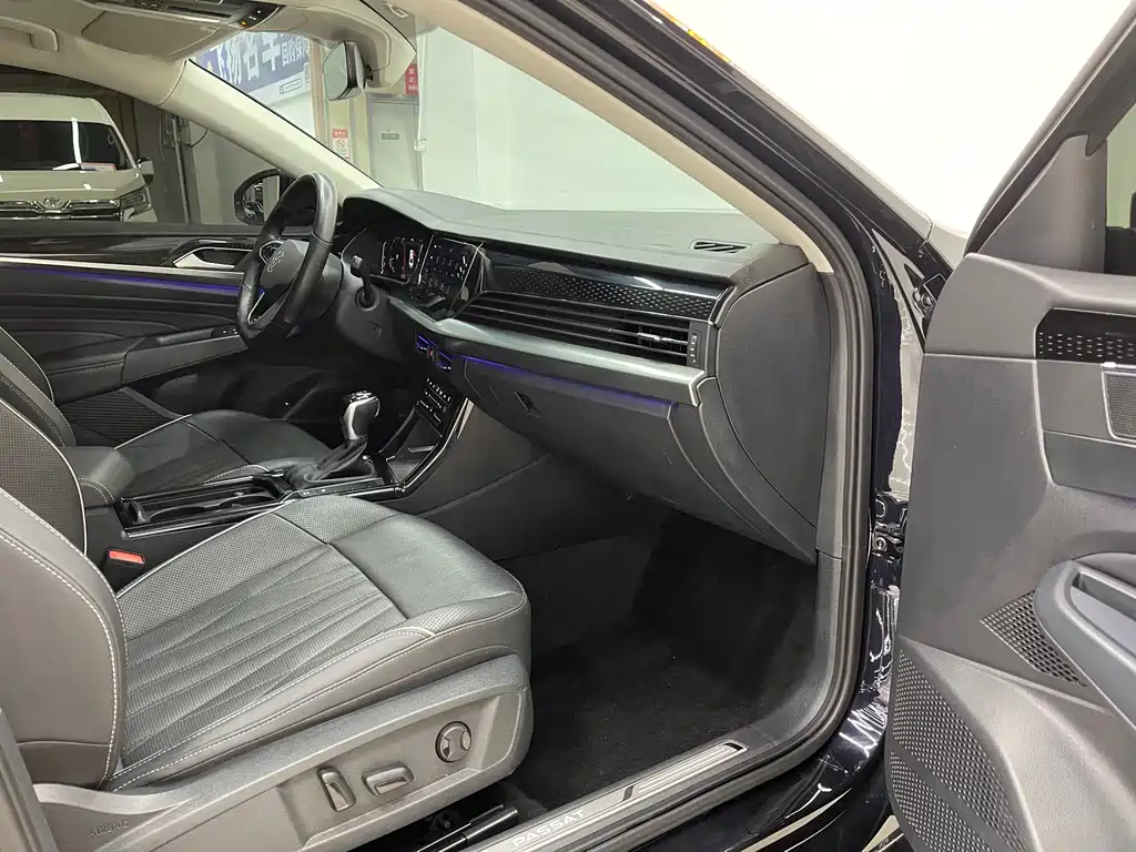 Passat 2023 330TSI Starry Sky Deluxe Edition купить на сайте DeffCars