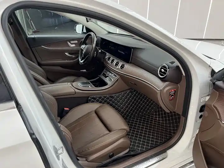 Mercedes-Benz E-Class 2023 E 260 L купить на сайте DeffCars