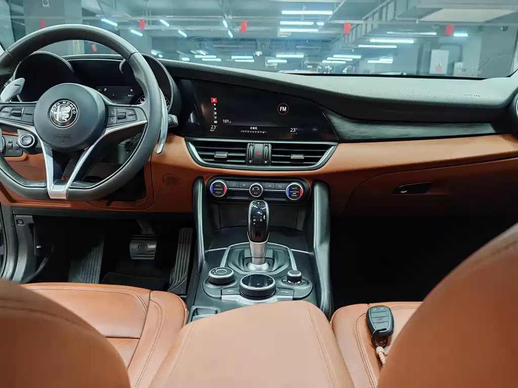 Giulia Juliet 2017 2.0T 280HP Luxury Edition купить на сайте DeffCars