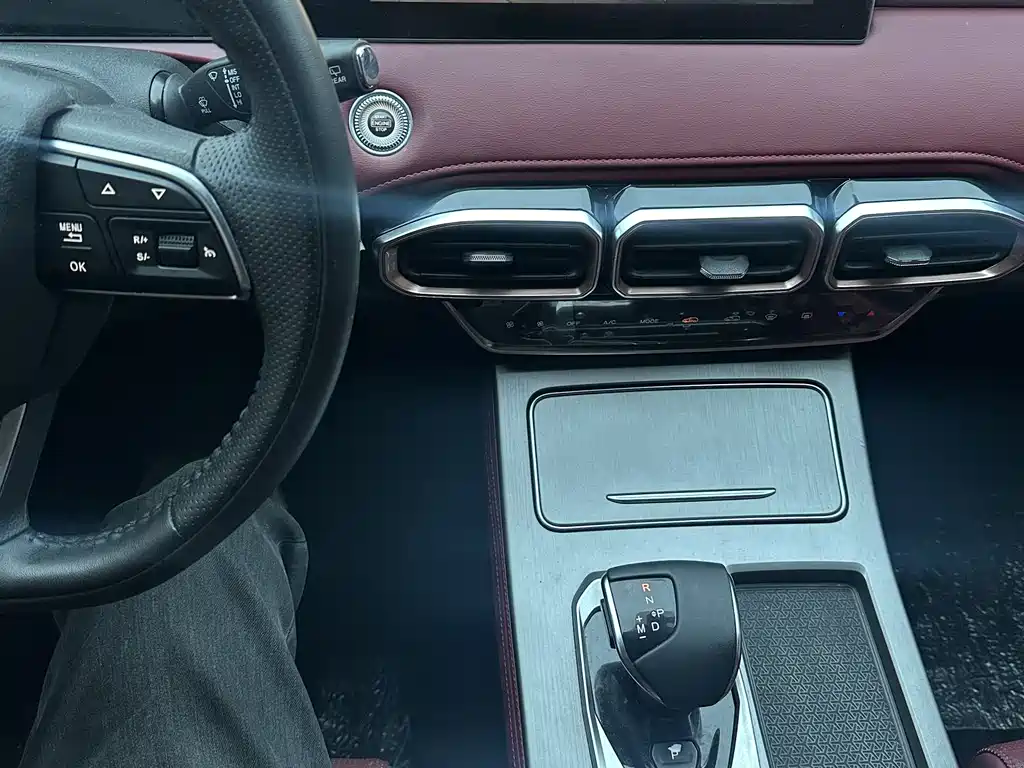 Jietu X70 PLUS 2023 model 1.5T DCT Ziqiang PRO 5 seats купить на сайте DeffCars