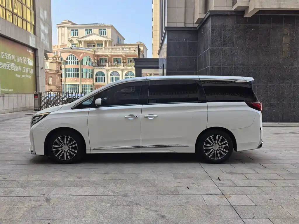 M8 2021 Lingxiu Series 390T Premium Edition купить на сайте DeffCars