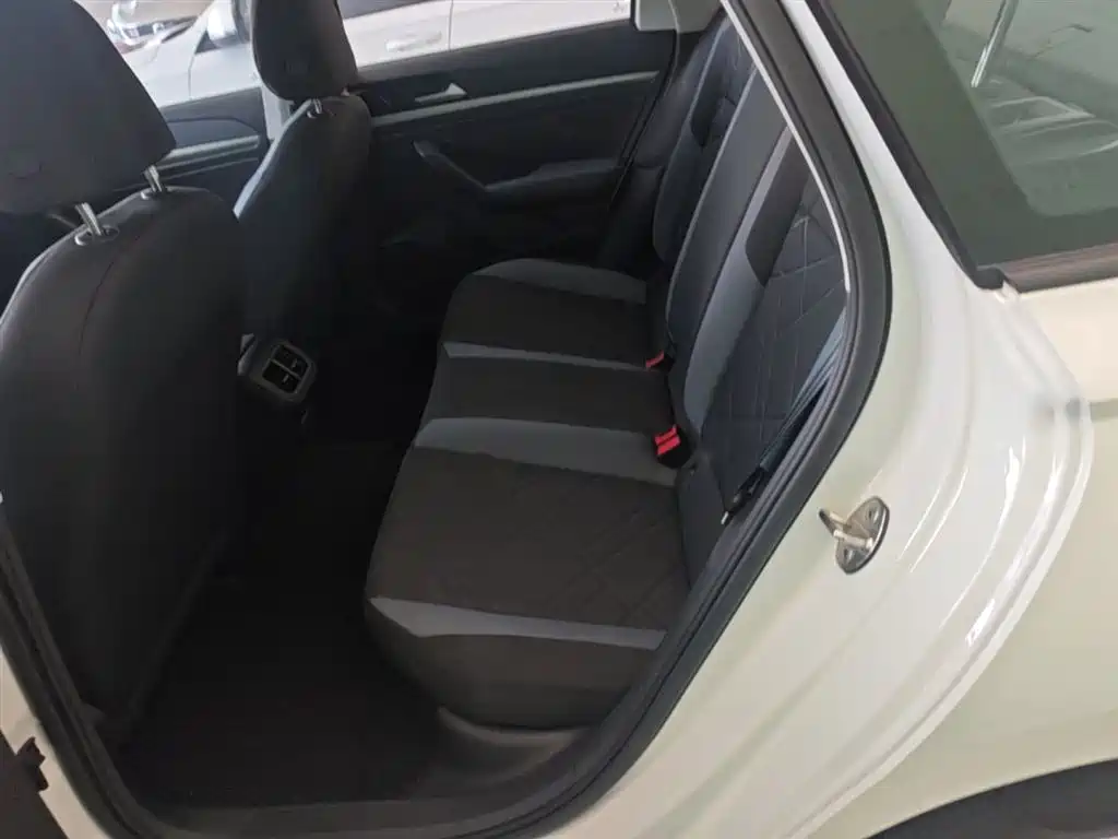 Lavida 2023 facelift 1.5L automatic Deyi version купить на сайте DeffCars