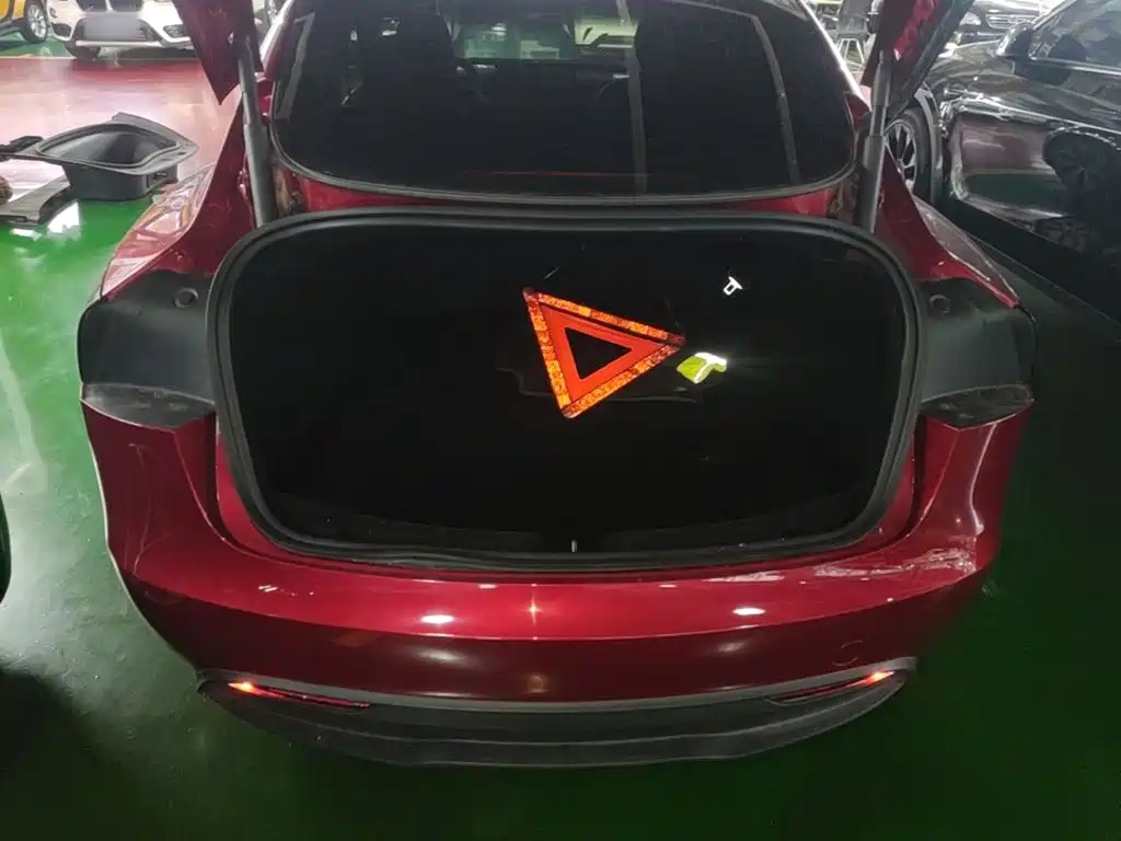 Model 3 2023 rear-wheel drive version купить на сайте DeffCars