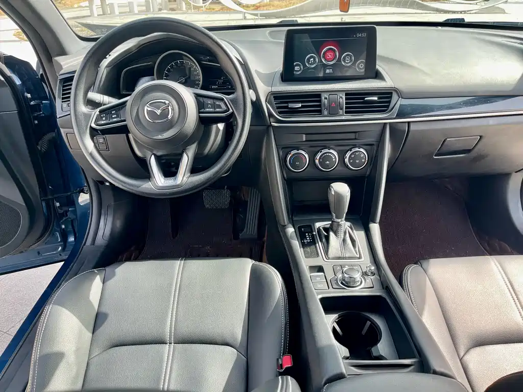 Mazda CX-4 2020 2.0L automatic two-wheel drive Blue Sky Vibrant Edition купить на сайте DeffCars