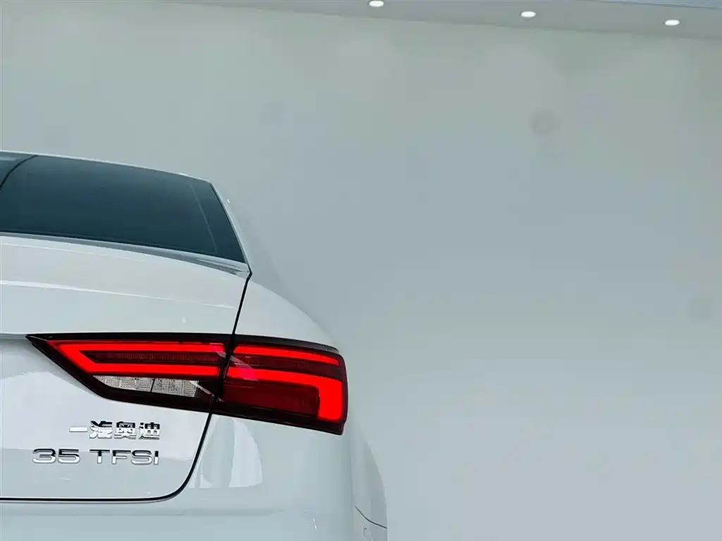 Audi A3 2017 Limousine 35 TFSI Enterprising купить на сайте DeffCars