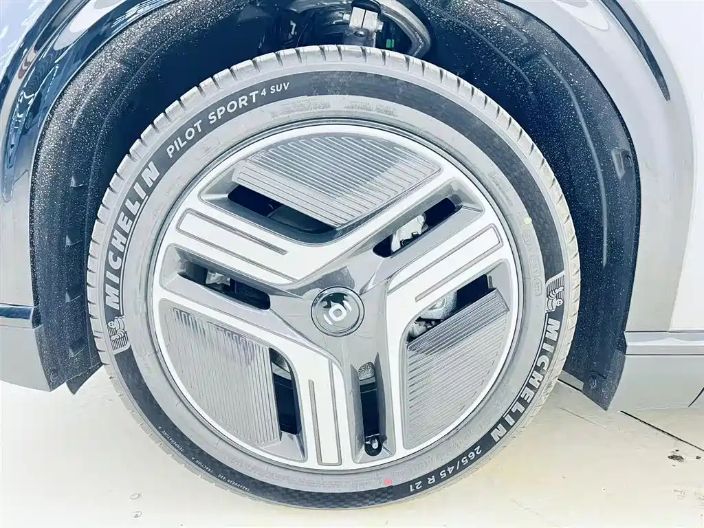 Changan Qiyuan E07 2025 pure electric four-wheel drive 90kWh Dacheng version купить на сайте DeffCars