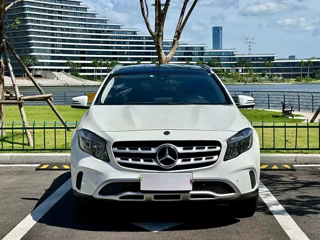 Mercedes-Benz GLA 2017 GLA 200 Fashion Model купить на сайте DeffCars