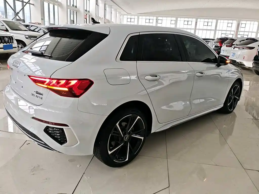 Audi A3 2023 facelift Sportback 35 TFSI stylish and sporty купить на сайте DeffCars