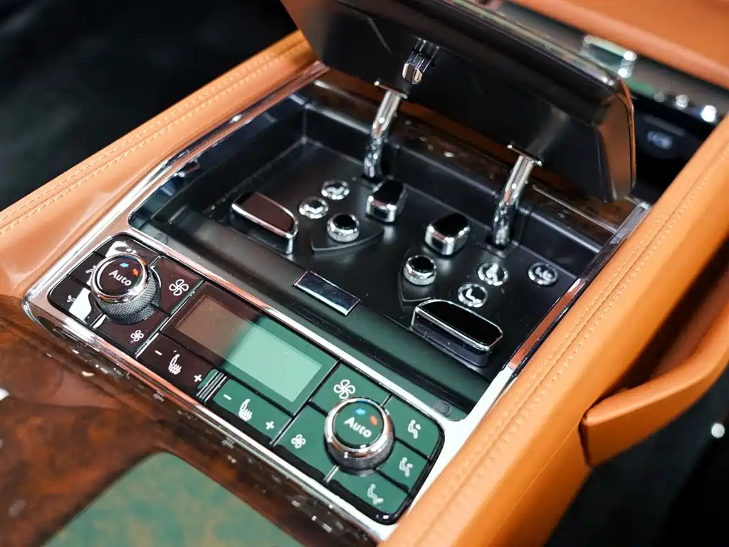Mulsanne 2017 6.8T long wheelbase version купить на сайте DeffCars