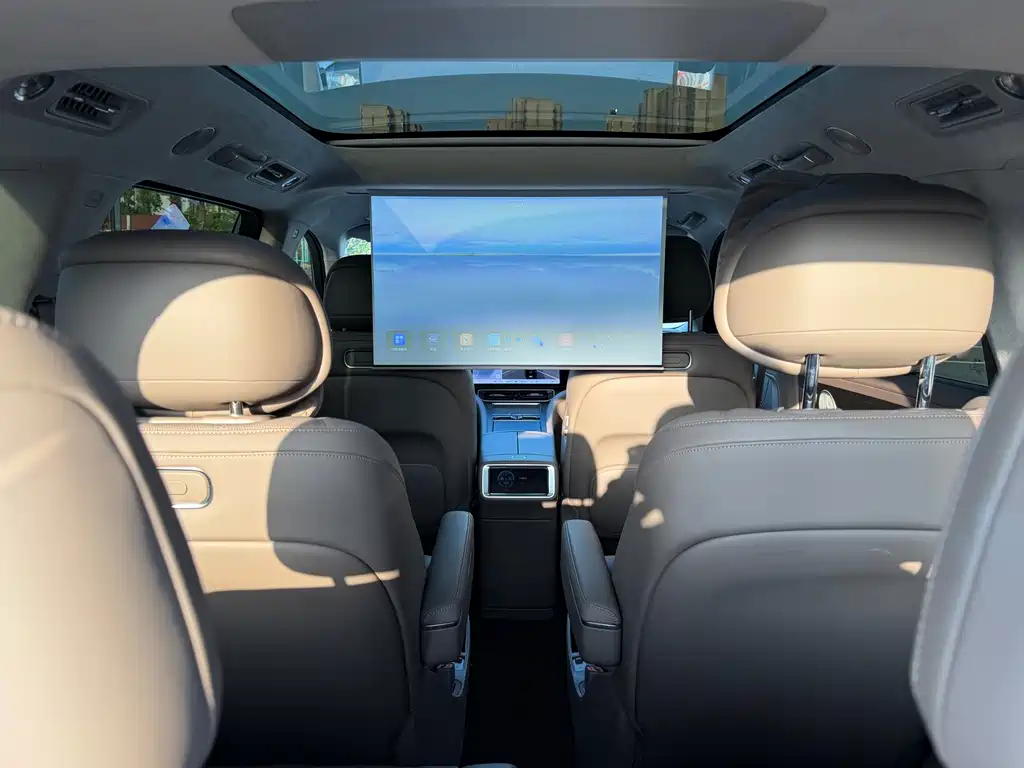 Wenjie M9 2025 extended range Ultra version 52kWh 6-seater version (192-line lidar) купить на сайте DeffCars