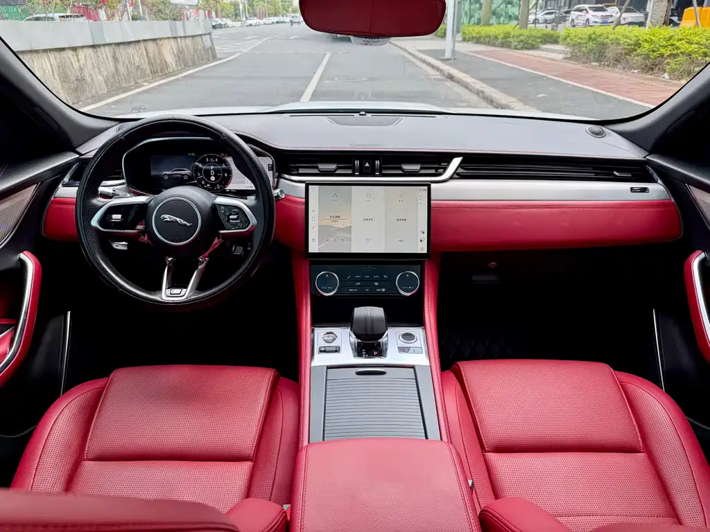 Jaguar F-PACE 2021 250PS R-Dynamic S купить на сайте DeffCars