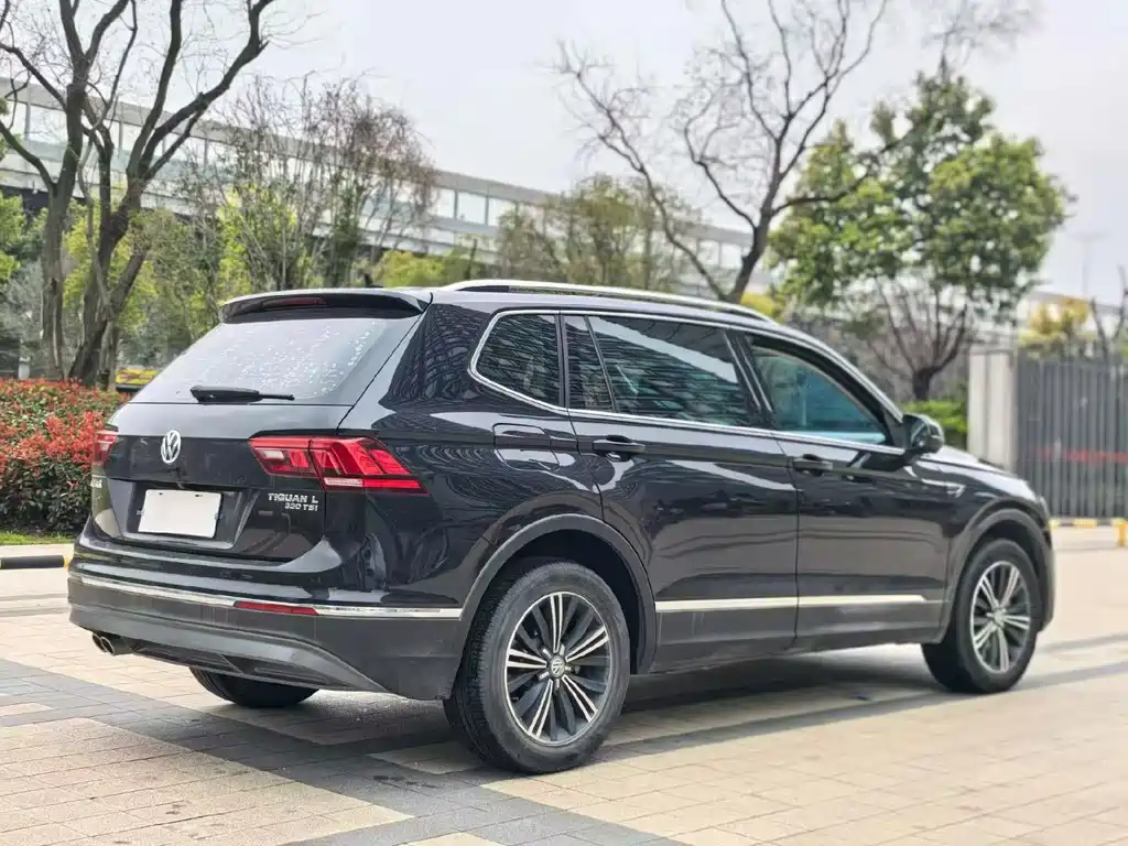 Tiguan L 2020 330TSI automatic two-wheel drive panoramic comfort version National VI купить на сайте DeffCars