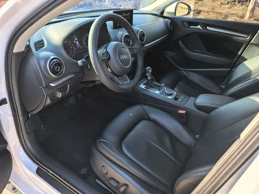 Audi A3 2016 Limousine 35 TFSI LinkedIn type купить на сайте DeffCars