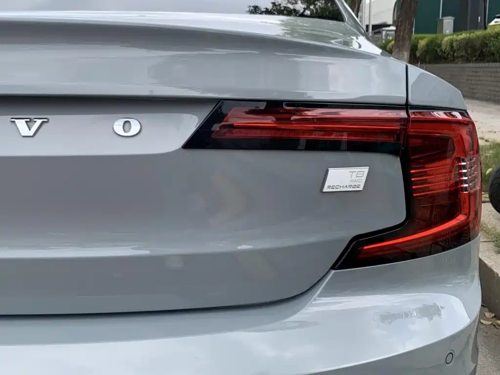 Volvo S90 plug-in hybrid 2024 plug-in hybrid four-wheel drive long range Zhiya luxury version купить на сайте DeffCars