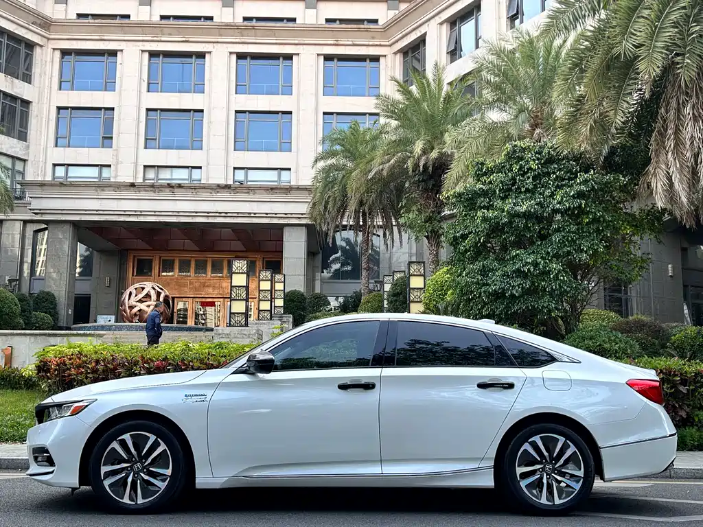Accord 2018 Sharp Hybrid 2.0L Sharp Collar Edition National VI купить на сайте DeffCars
