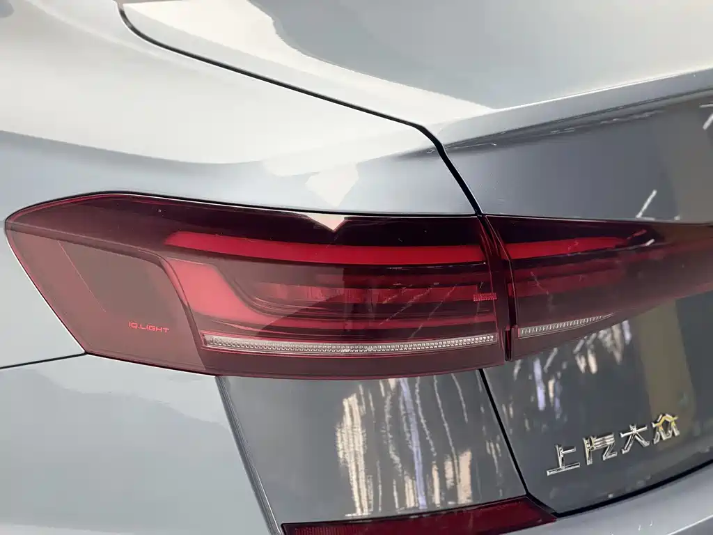 Passat 2022 330TSI Deluxe Edition купить на сайте DeffCars