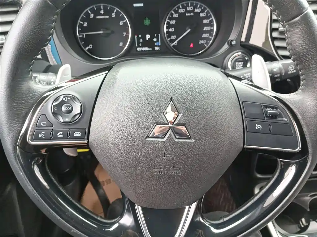 Outlander 2019 2.4L four-wheel drive exclusive version, 7 seats, National V купить на сайте DeffCars