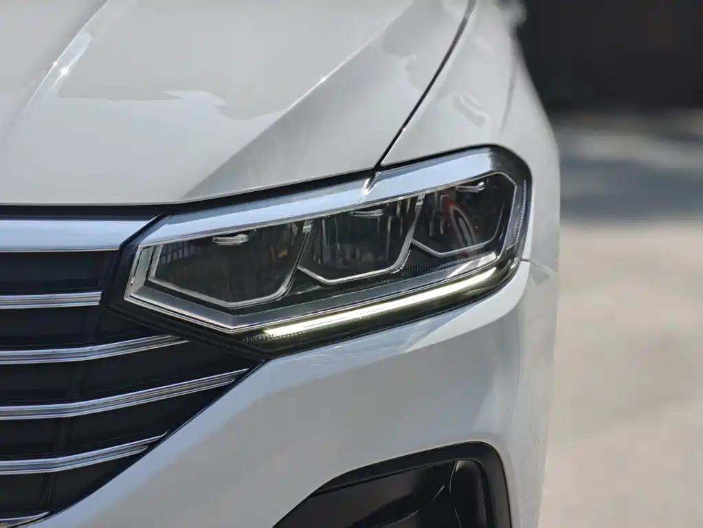 Lavida 2024 1.5L automatic Deyi version купить на сайте DeffCars