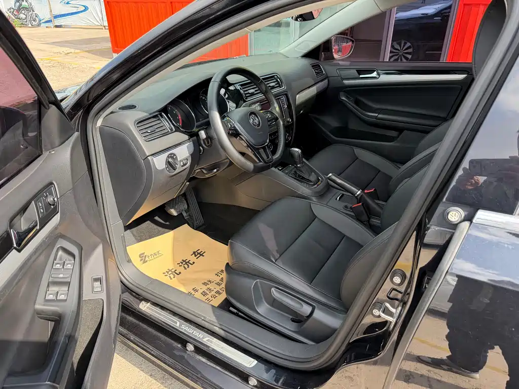 Sagitar 2017 180TSI Automatic Premium Edition купить на сайте DeffCars