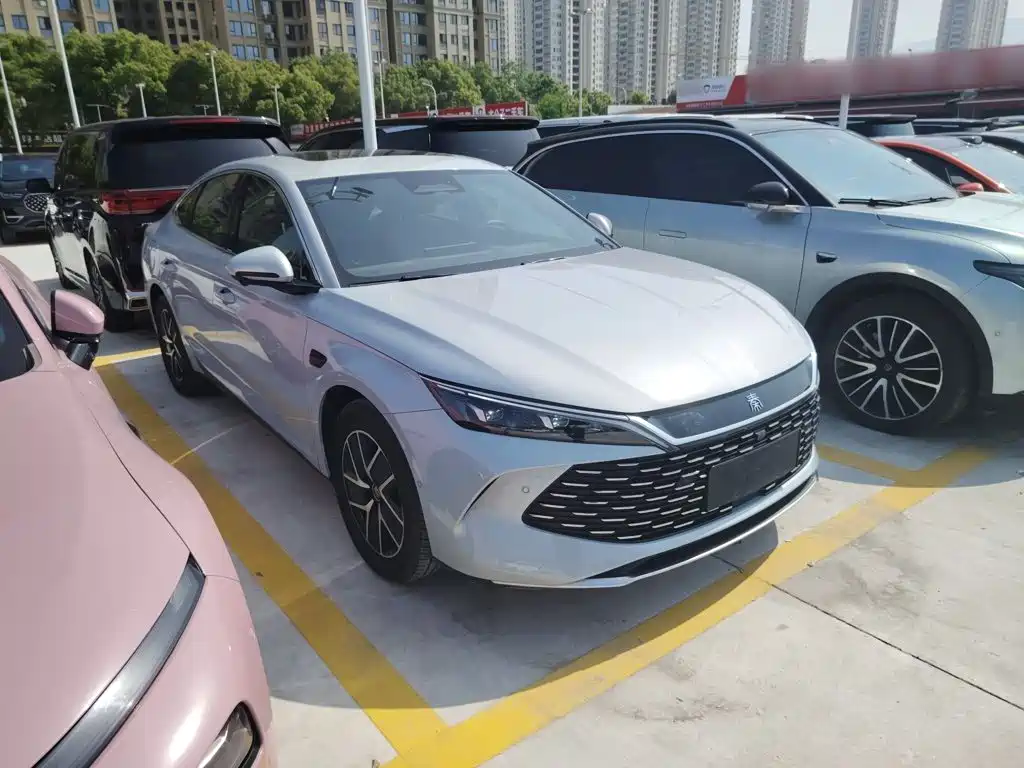 Qin L 2025 DM-i Smart Driving Edition 120KM Transcendent Type купить на сайте DeffCars