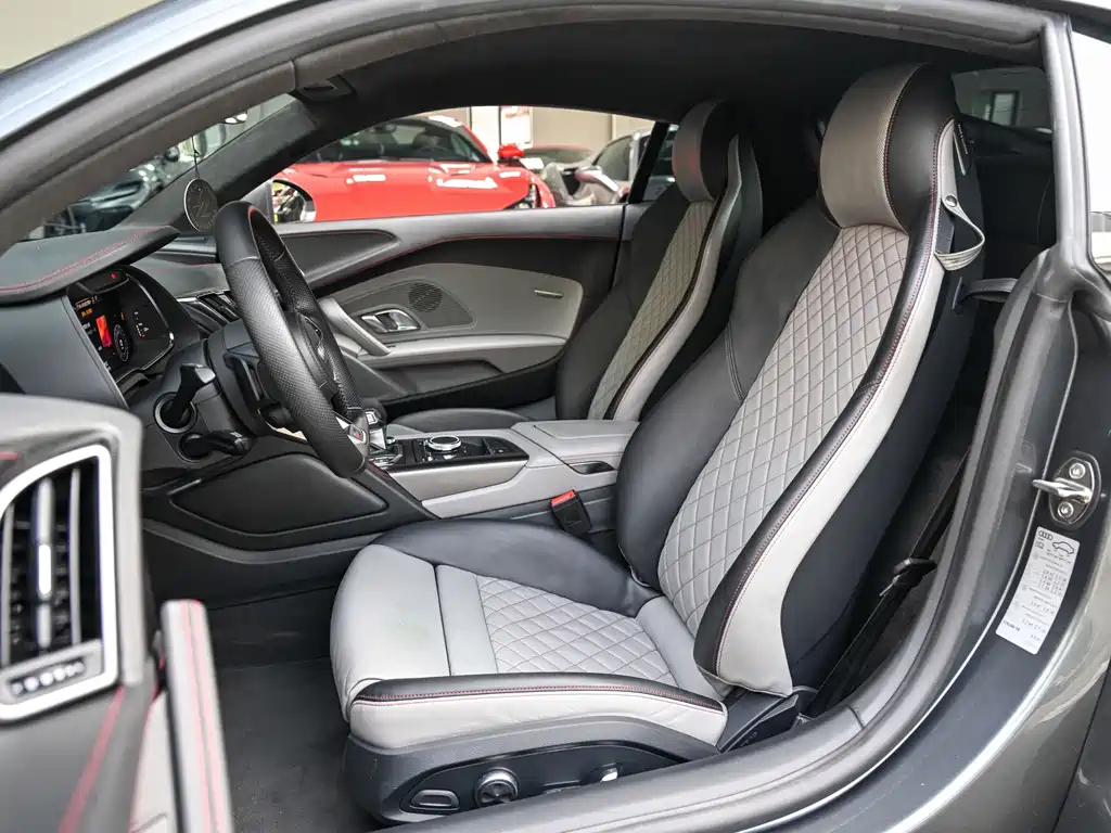 Audi R8 2017 V10 Coupe купить на сайте DeffCars