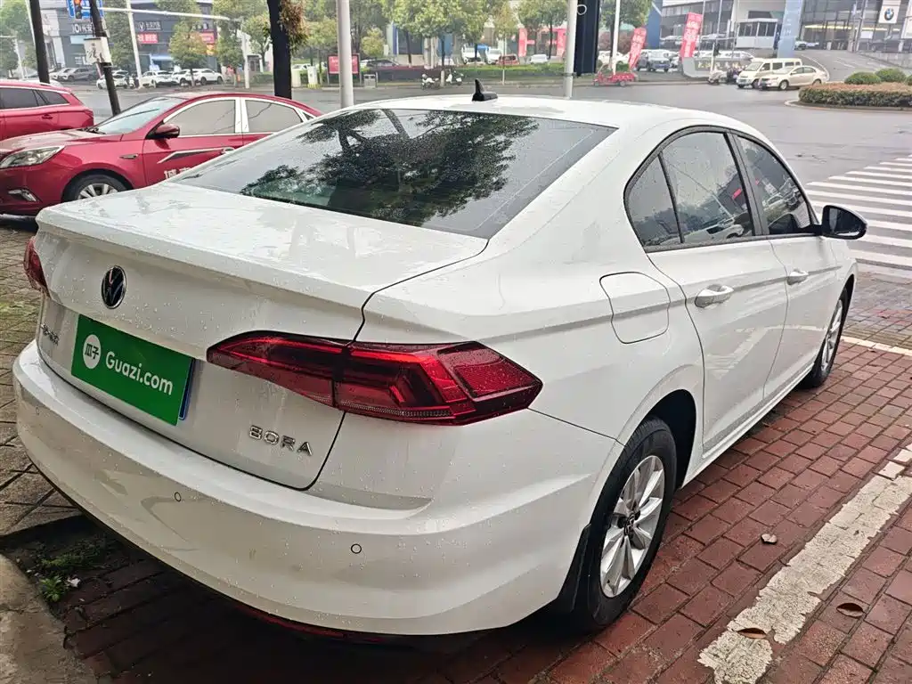 Bora 2021 1.5L manual fashion smart connected version купить на сайте DeffCars