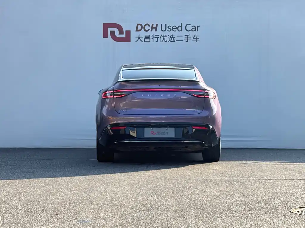 Zhijie R7 2025 extended range 331km Ultra купить на сайте DeffCars