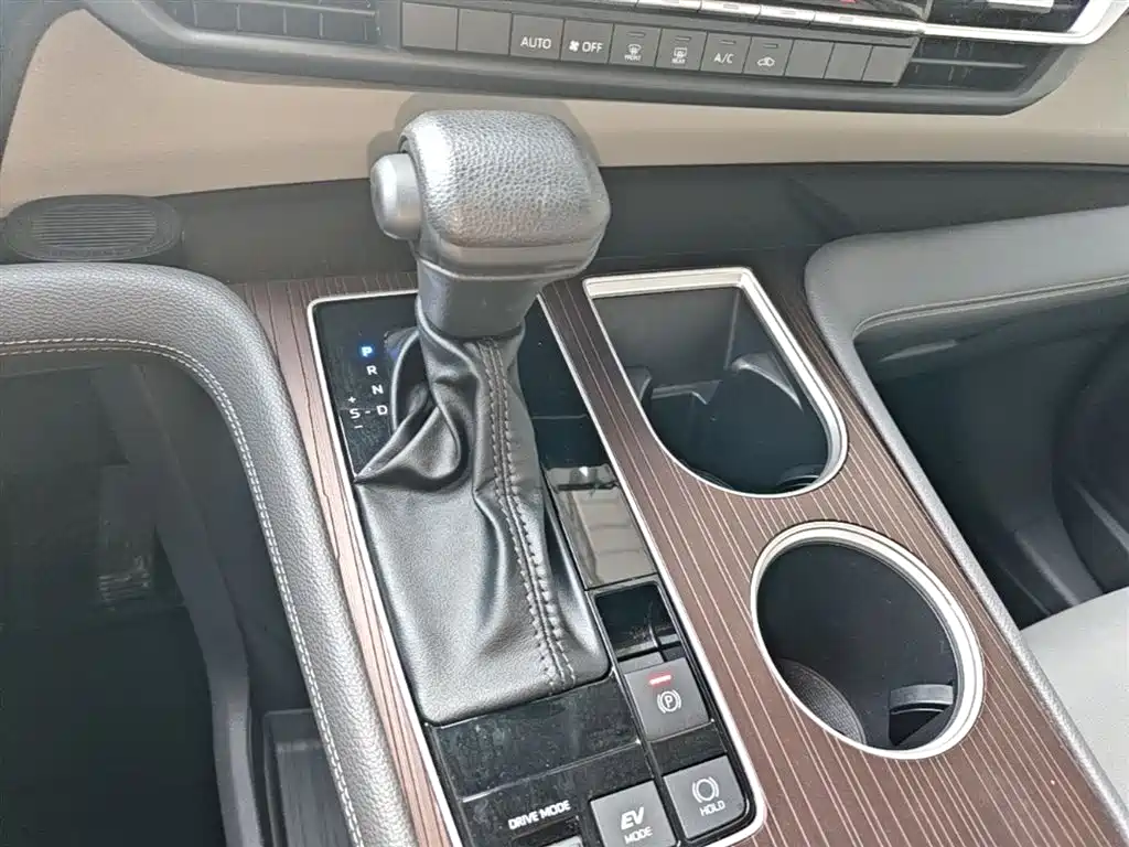 Grevia 2023 2.5L Hybrid Luxury Edition купить на сайте DeffCars