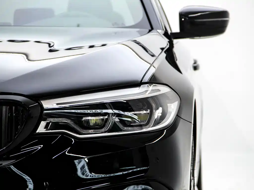 BMW 5 Series 2019 530Li Leading M Sports Package купить на сайте DeffCars