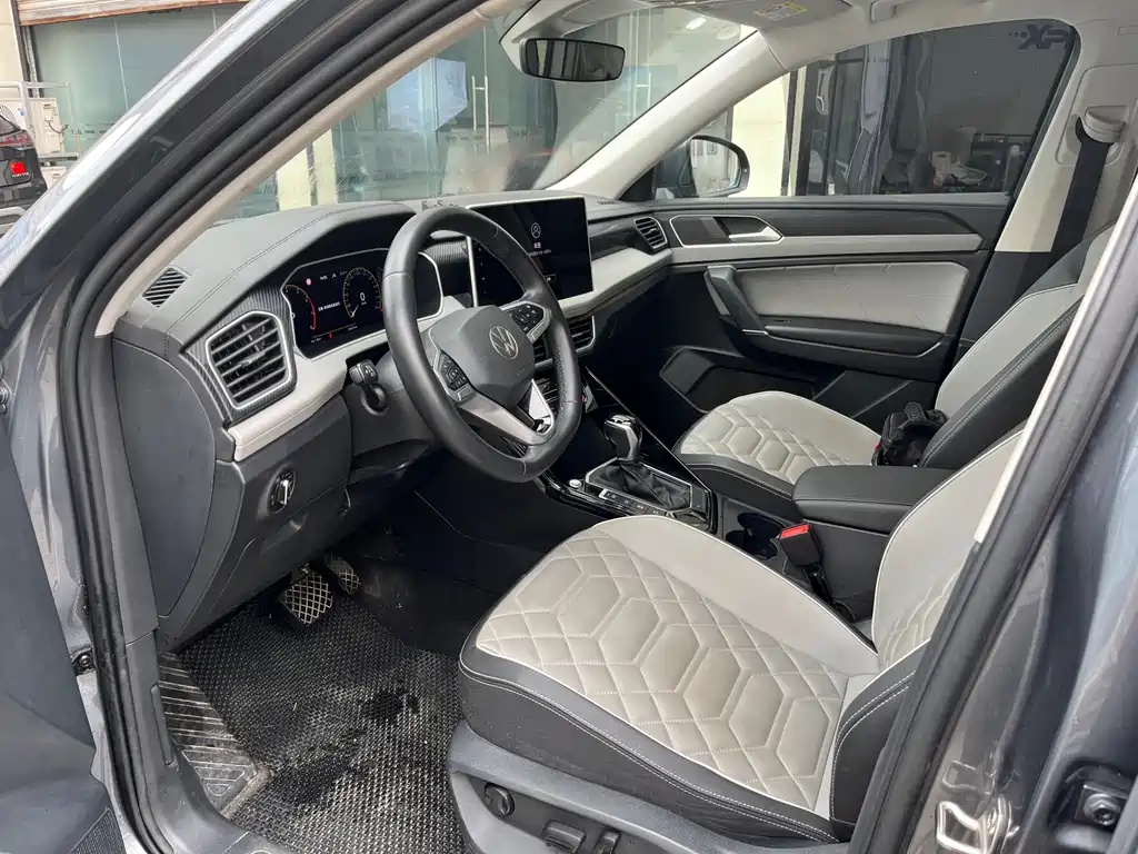 Tyron 2023 300TSI 2WD Deluxe Plus Advanced Edition купить на сайте DeffCars