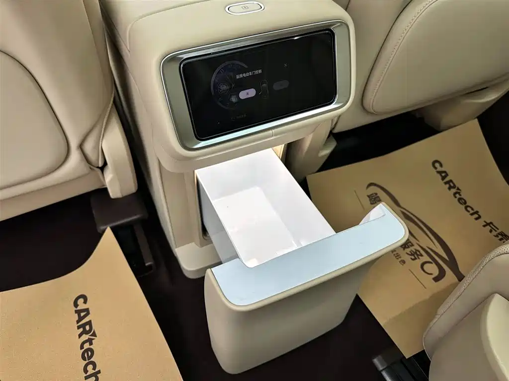 Wenjie M9 2025 extended range Ultra version 52kWh 6-seater version (192-line lidar) купить на сайте DeffCars