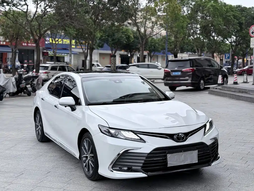 Camry 2023 2.5G Deluxe Edition купить на сайте DeffCars