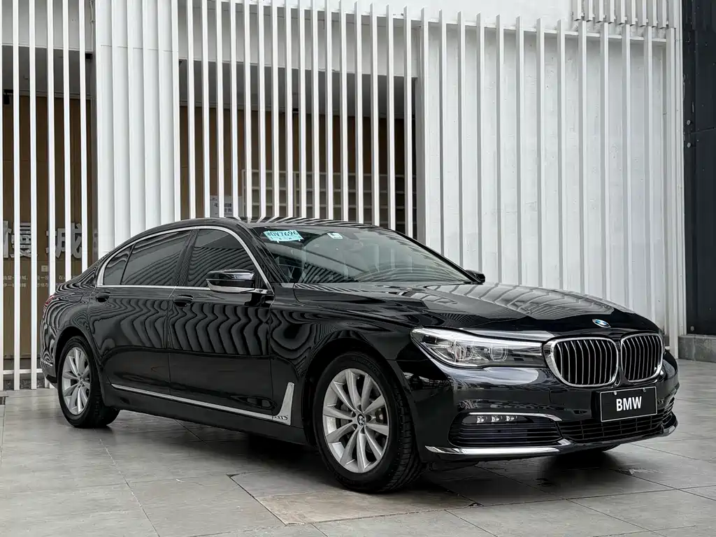 BMW 7 Series 2017 730Li Leading купить на сайте DeffCars