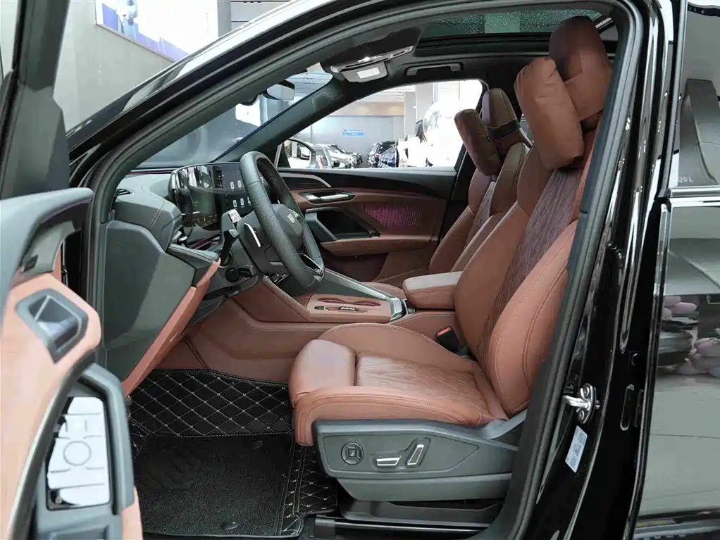 Audi Q5L 2026 2.0T smart hybrid exclusive model купить на сайте DeffCars