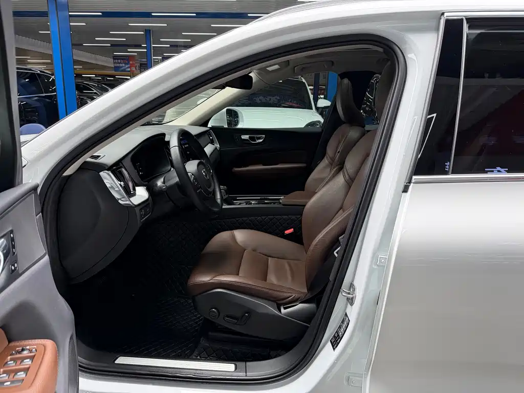 Volvo XC60 2019 T5 Four-wheel Drive Smart Edition National V купить на сайте DeffCars