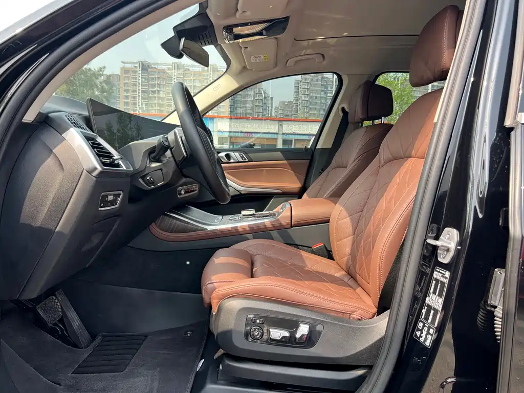BMW X7 2023 xDrive40i Leading Luxury Package купить на сайте DeffCars