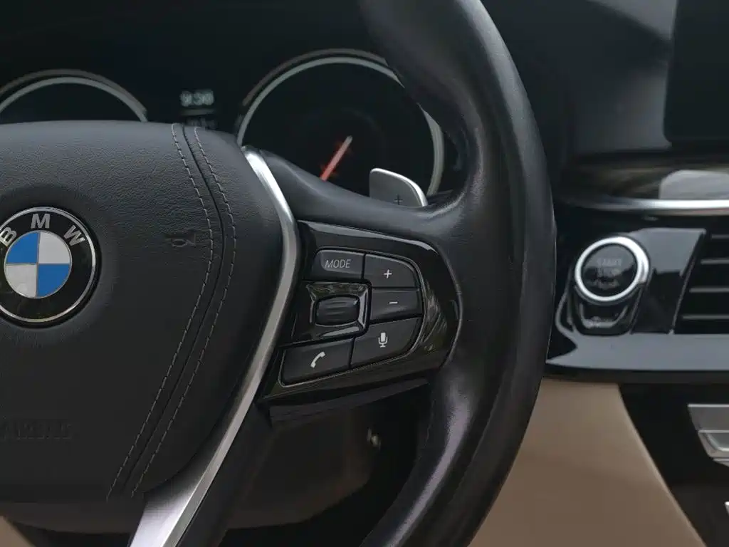 BMW 5 Series 2018 540Li Executive Edition купить на сайте DeffCars