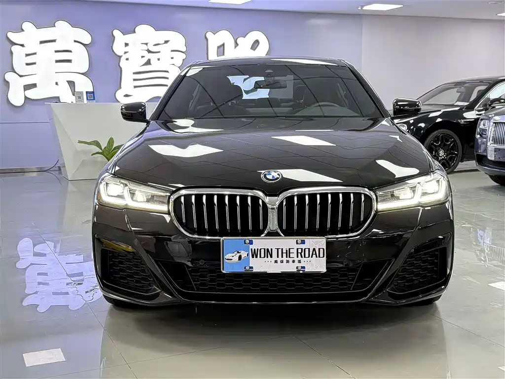 BMW 5 Series 2022 530Li Leading M Sports Package купить на сайте DeffCars