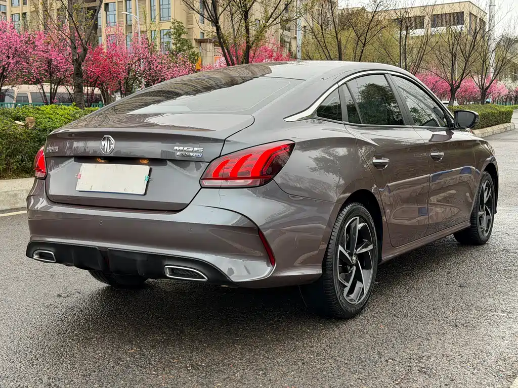 MG5 2021 300TGI DCT Green Luxury Edition купить на сайте DeffCars