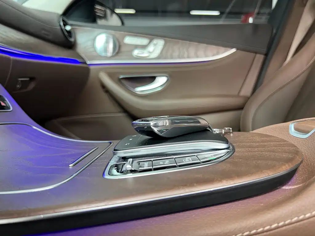 Mercedes-Benz E-Class 2020 Facelift E 300 L Special Edition купить на сайте DeffCars